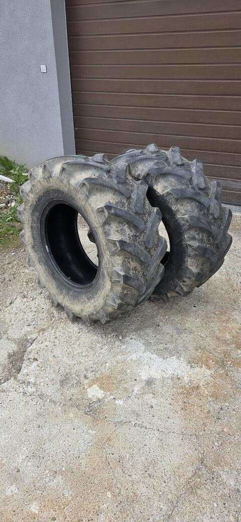 Reifen Pirelli TM700 380/70 R20