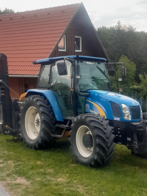 New Holland TL80A