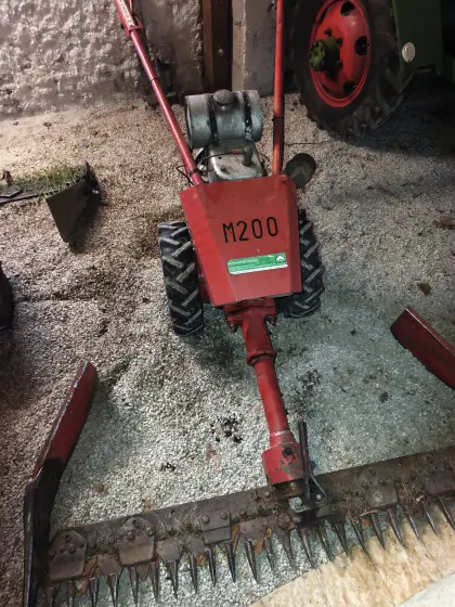 Verkaufe Bucher M200
