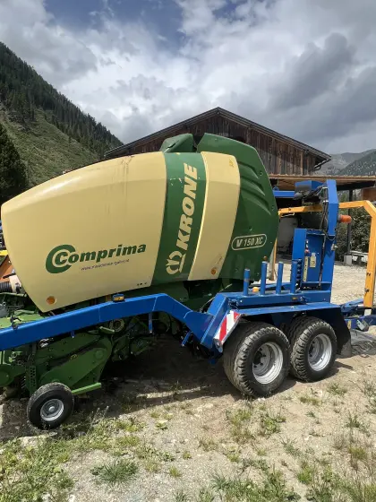 Krone Comprima V 150 XC mit Göweil G5040 Wickelrahmen