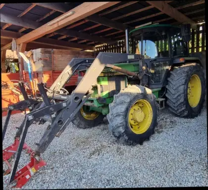 John Deere Traktor mit Frontlader 2850