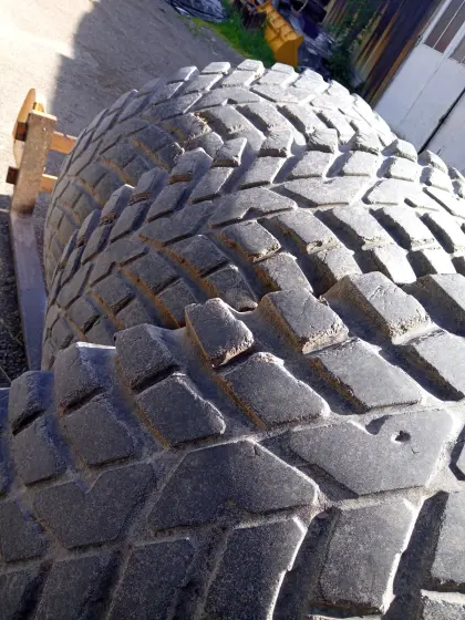 JCB Fastrac Felgen, komplette Räder 440/80 R24, Schneeketten (JCB Fastrac 2140)