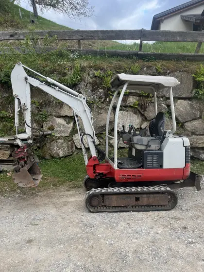 Takeuchi TB 016