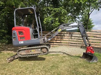 Volvo E18D mit Powertilt