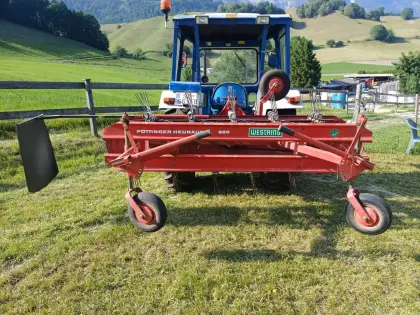 Bandrechen Pöttinger Heuraupe 220