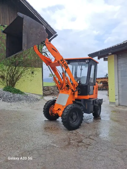 ZL08 Hoflader