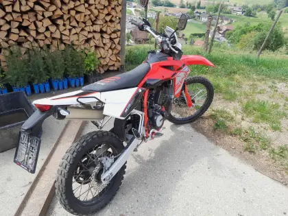 SWM RS125R