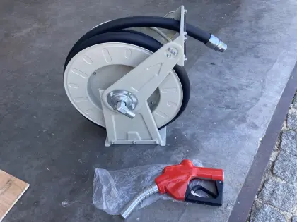 Automatischer Schlauchaufroller Kraftstoff