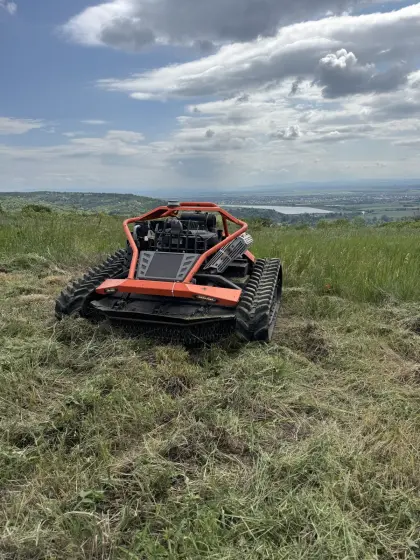 Stella URS 100 Mowing Crawler Honda iGXV 800 EFI