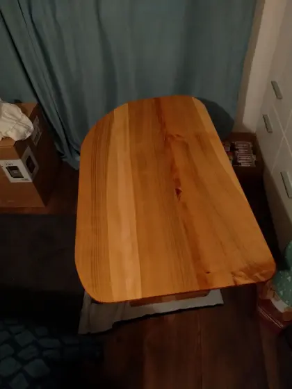 Couchtisch mit Schweizer Kante