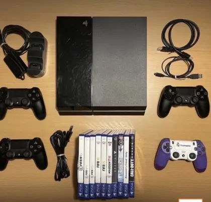 PS4 mit vielen Spielen