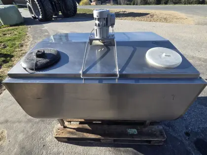 Milchtank 450 l