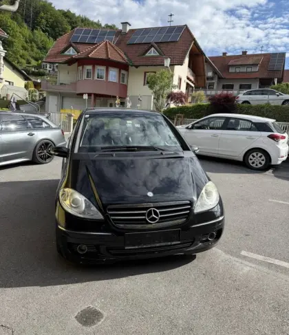 Schlachte mercedes A180 cdi teile