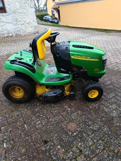 John Deere 111L