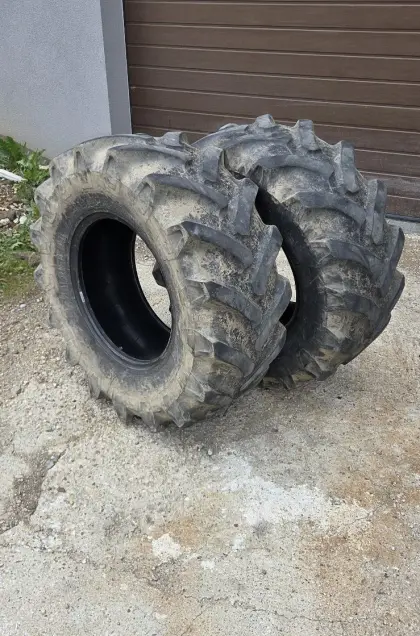 Reifen Pirelli TM700 380/70 R20