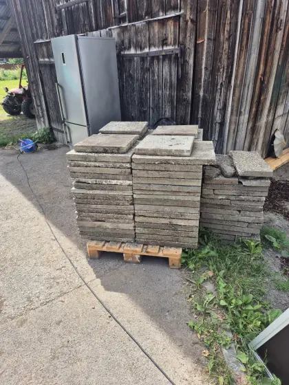 Waschbetonplatten zu verschenken.