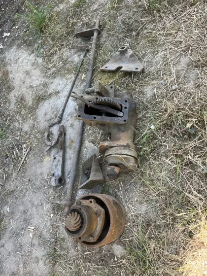 Mähbalkenabtrieb und Riemenscheibe Steyr 180 T