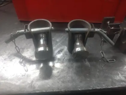 Kugelkipplager hinten und Kipplager vorne