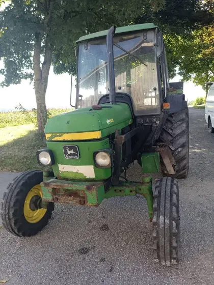 John Deere 1950 mit Big Lift Frontlader