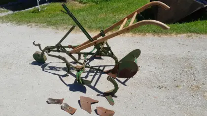 Verkaufe alten Häufelpflug