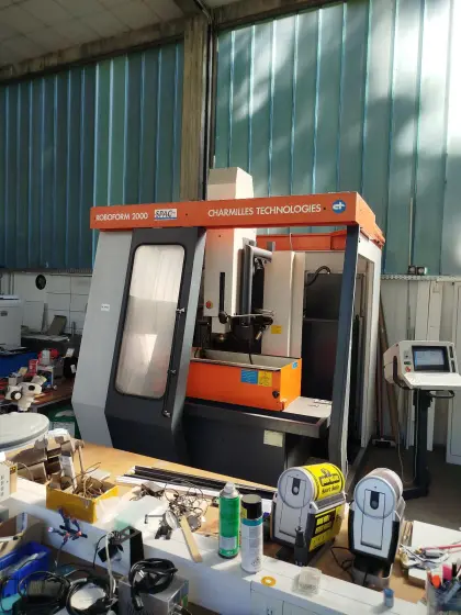 Senkerodiermaschine CHARMILLES ROBOFORM 2000