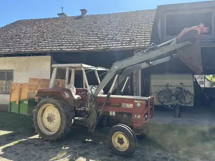 Steyr 650 Traktor, inkl. vollhydraulischer Frontlader