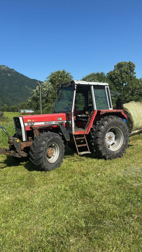 Massey Ferguson 377
