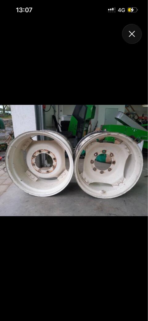 Suche Traktorfelgen New Holland 8 Loch R28