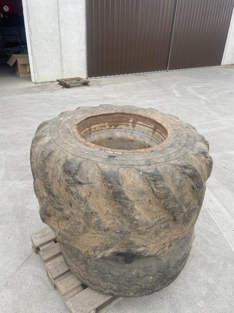 Nokian Forest Rider 650/65R24,5 Forstreifen, Reserverad Komatsu 840TX