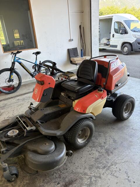 Husqvarna P524 4x4
