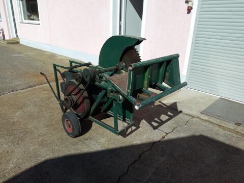 Kreissäge mit einem Wachalowski-Dieselmotor