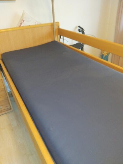 Verkaufe el. Krankenbett