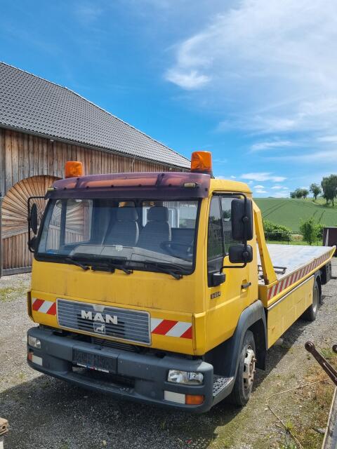 LKW MAN 2000 8.224