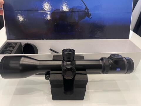 Zeiss Victory V8 2,8-20x56
