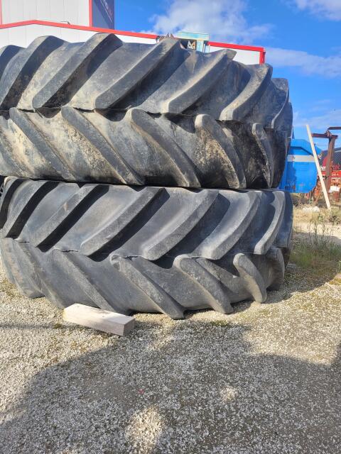 Kompletträder CVT 480/65R28 Firestone und 600/65R38 Michelin
