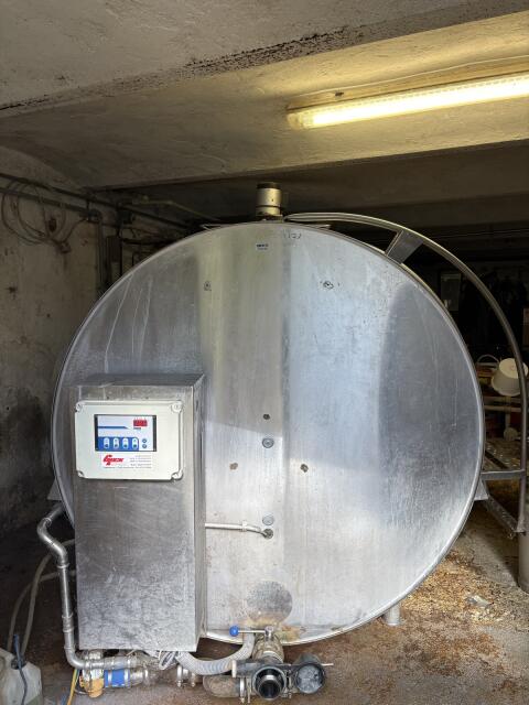 Milchtank 2.700 l