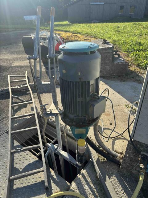 Hochleistungs-Reißmix-Gülle-Pumpe mit 15 kW E-Motor HRP 3000