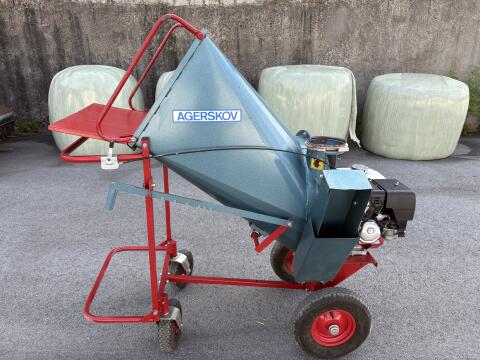 Fahrbarer Strohhäcksler, Agerskov AM 35 BLV mit Benzinmotor