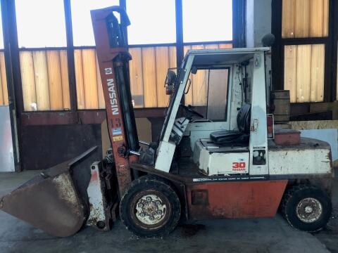 3 t Nissan Diesel Schaufelstapler