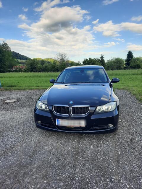 BMW 318d Limousine E90