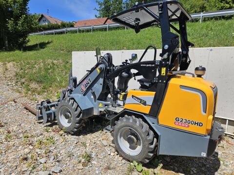 Giant 2300HD Hoflader