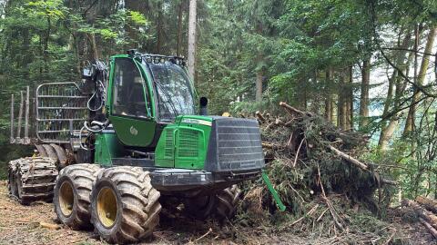 Forstmaschinen Verkauf John Deere 1110E, 1270E