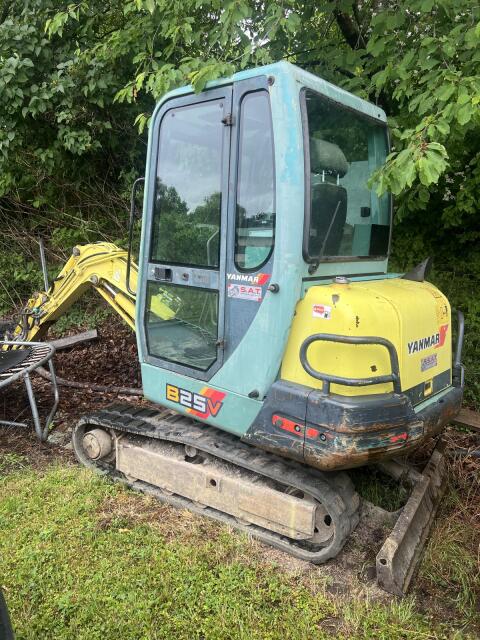 Verkaufe servicegepflegten Yanmar B25V Bagger