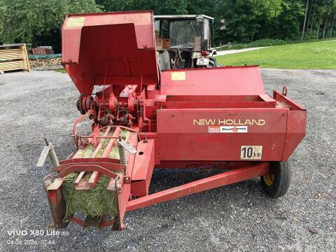 New Holland Aufsammelpresse 265