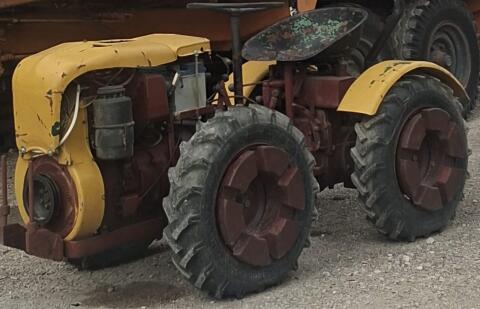 Schmalspurtraktor 18 PS