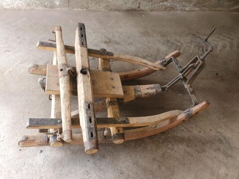 Holzschlitten