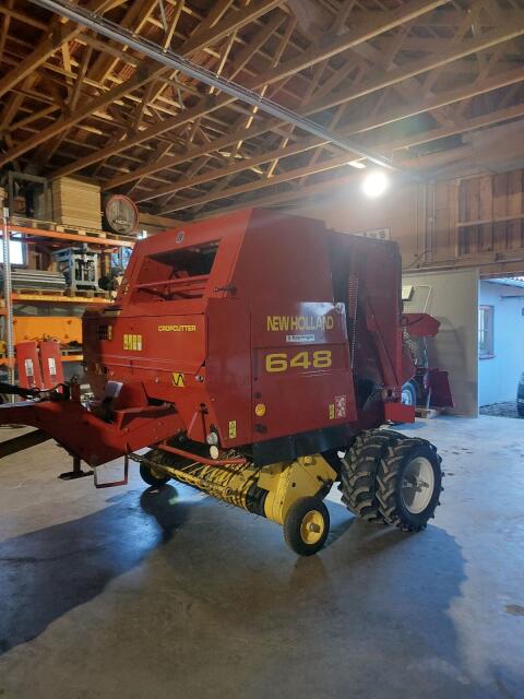 New Holland 648 Cropcutter Rundballenpresse