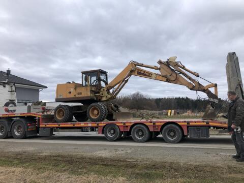 Radbagger Case 488 P (Ausschub und Stützen)