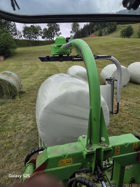 Deutz Fahr Wickelmaschine WM 1221