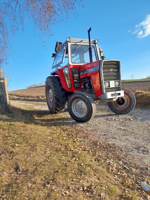 Traktor Ferguson 590